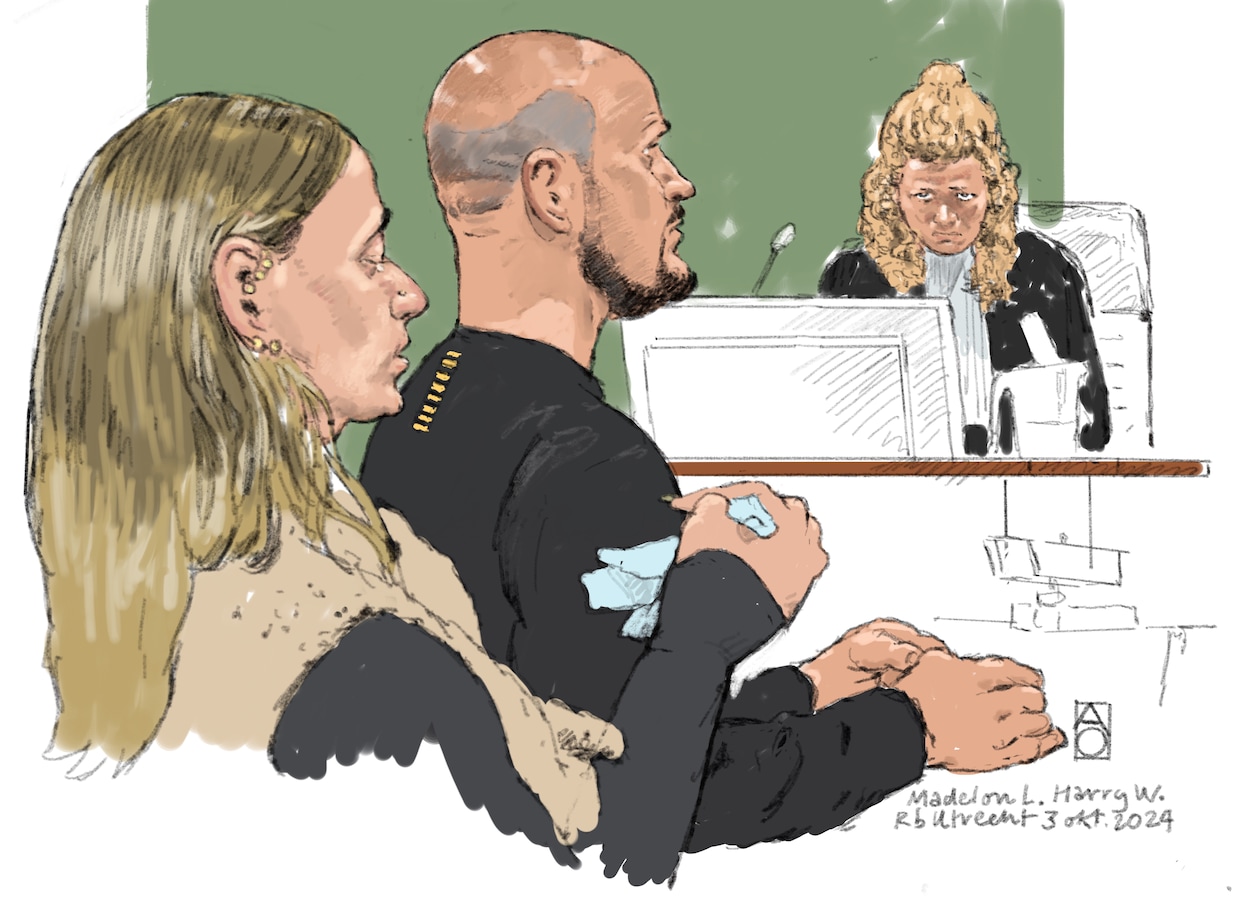Rechtbanktekening van de verdachten Madelon L. en Harry W. tijdens de inhoudelijke behandeling van de zaak rondom de mishandeling van acteur Bas Muijs.
