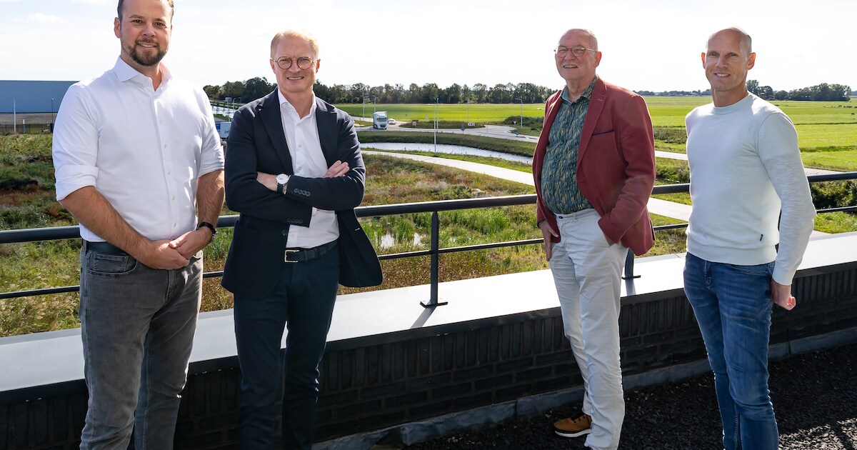 tapijtreus-schenkt-kunstwerk-over-buuz-n-aan-inwoners-jarige-stad