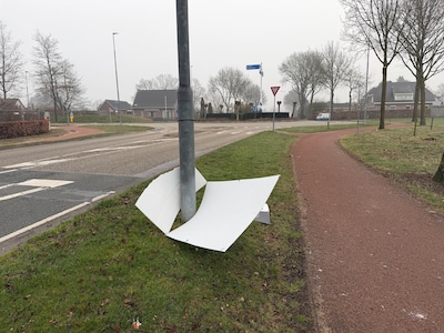 Verkiezingsborden in Oldebroek verdwenen of vernield: ‘Afblijven, ook als boodschap je niet aanstaat