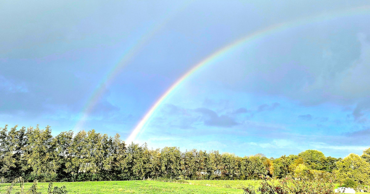 Dit stuurden jullie in: Niet één, maar twee regenbogen • Vintage kleding event in theater Posa in Le