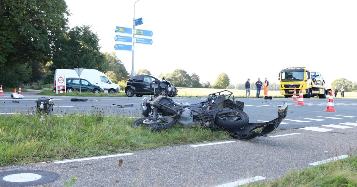 Motorrijder gewond na botsing op N348, automobiliste aangehouden.