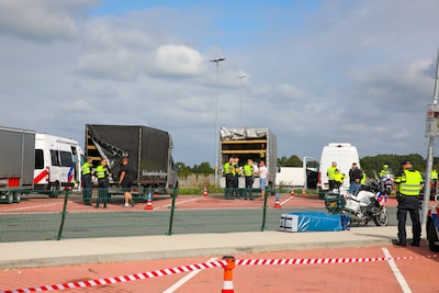 Wisseltruc van automobilist mislukt bij grote verkeerscontrole op A1 bij Wilp