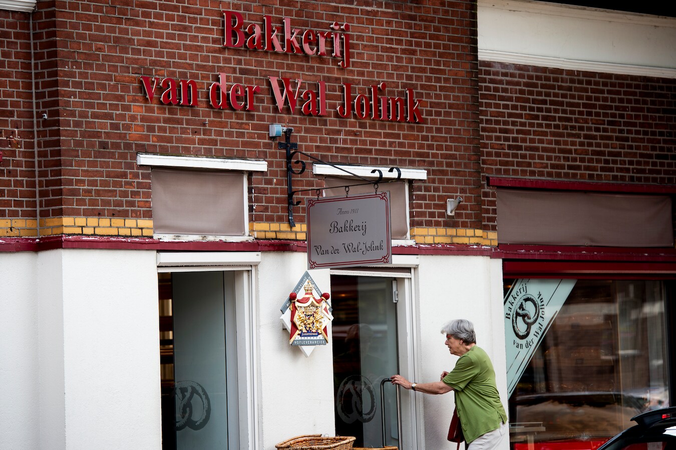 De winkel van Van der Wal Jolink aan de Koninginnelaan.
