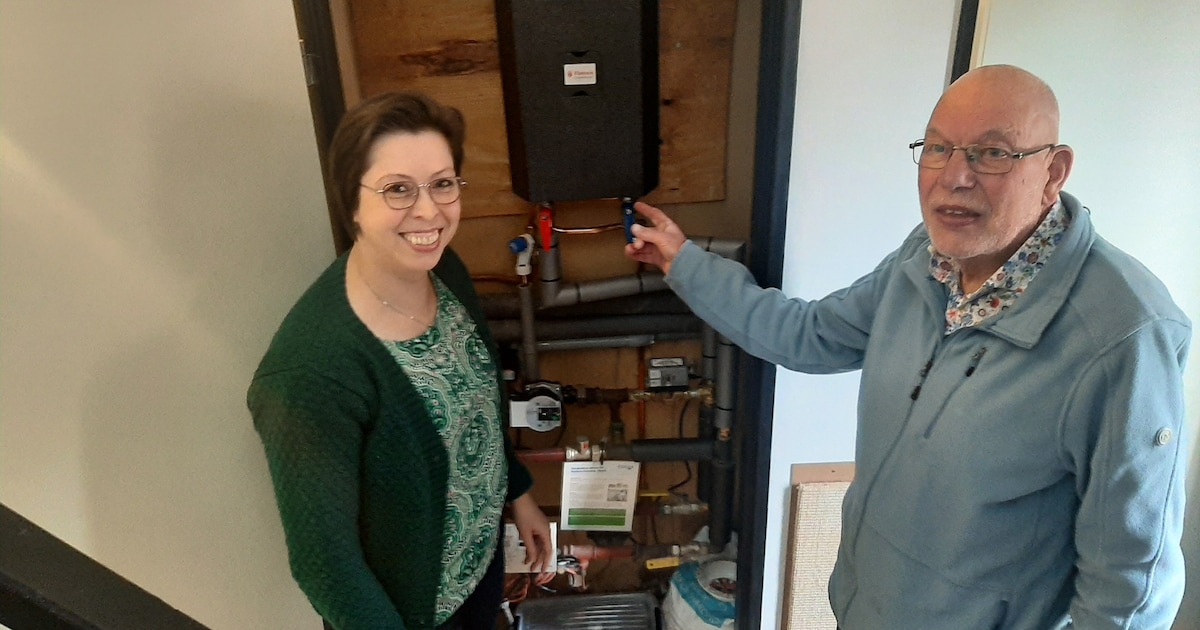 Op bezoek met energiecoach Hans bij Marjolein in Almelo: ‘Ik doe het om de kosten te verlagen’