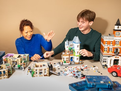 ‘Dat kan ik niet’, zei oma Helene eerst. Nu is ze helemaal verknocht aan Lego met kleinzoon David: ‘