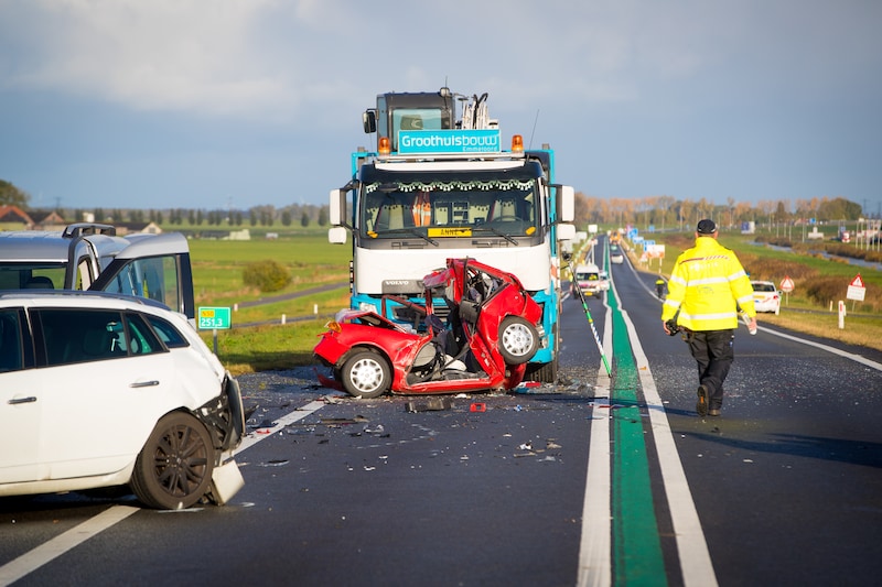 Een vrachtwagen klapt in 2016 achterop een file bij Kampen. Dit ongeluk was de druppel die de emmer deed overlopen, waarna de Tweede Kamer afdwong dat de N50 wordt verbreed.