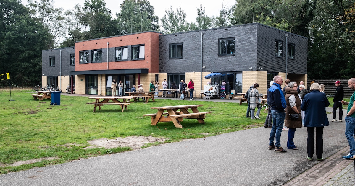 Minister laat omstreden azc-subsidie van 1000 euro doorgaan: ‘Lokale ...