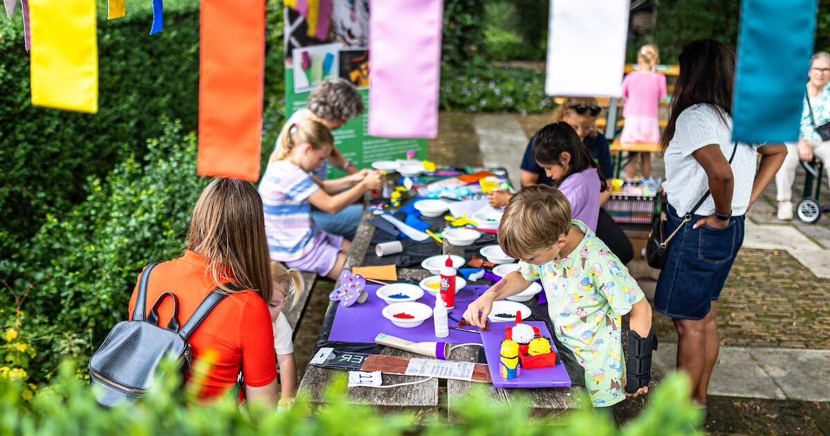 ‘Frommelcorso’ vindt weg naar Arnhems museum: corso Vollenhove promoten met papieren propjes