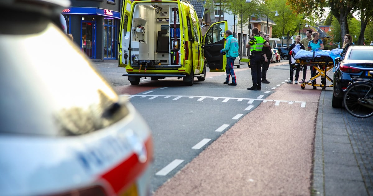 Automobilist aangehouden na ongeluk in Apeldoorn, fietser naar het ziekenhuis