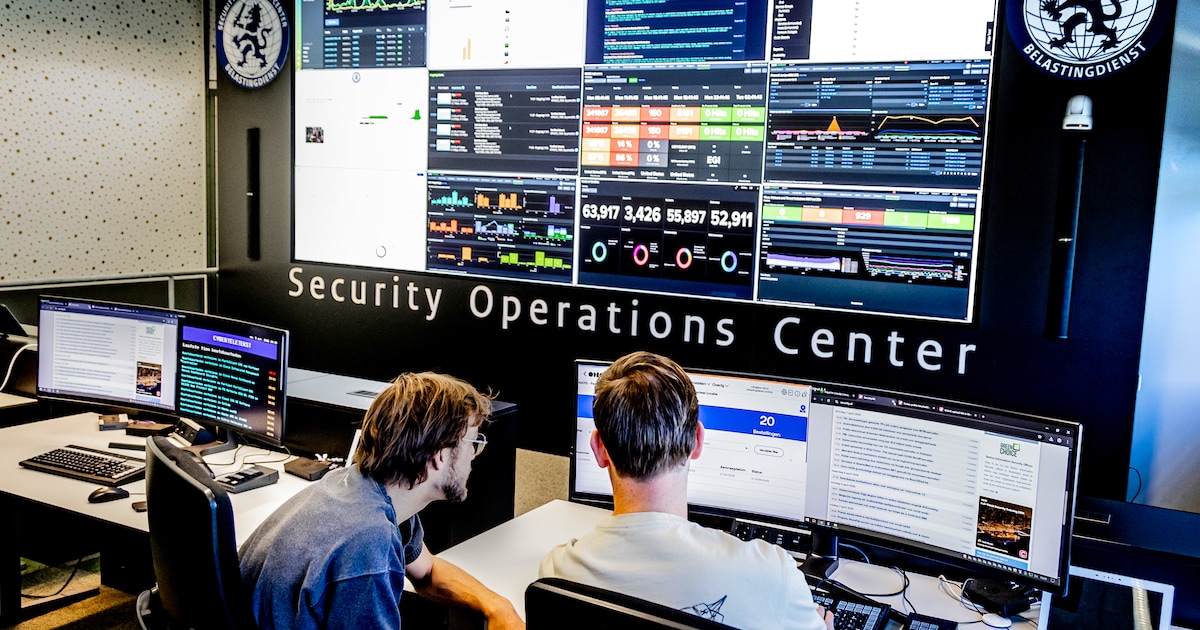 Karl en zijn collega’s vechten tegen deze digitale oplichters: ‘In mum van tijd is je geld weg’