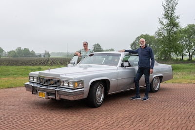 ‘Het is net of je in een boot stapt’: Jan en Enid rijden overal heen met hun gigantische Cadillac