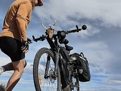 Mark (43) uit Zwolle maakt fietsreis af die hij als tiener begon: van Alaska naar Patagonië