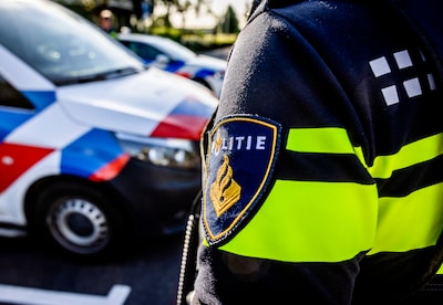 Zwollenaar (52) zegt door politie toegetakeld te zijn, maar camerabeelden tonen iets anders