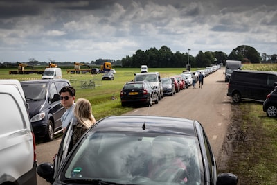 Parkeerplaatsen Dicky Woodstock tijdelijk afgesloten: ‘kom alsjeblieft met de fiets’