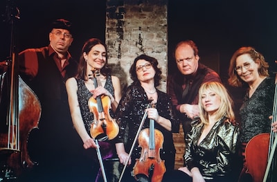 Muziektheatergezelschap brengt Kurt Weill naar Kasteel Hackfort