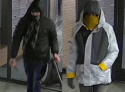 Duo vernielt deur om flat in Almere binnen te komen en gaat ervandoor met een dure driewieler