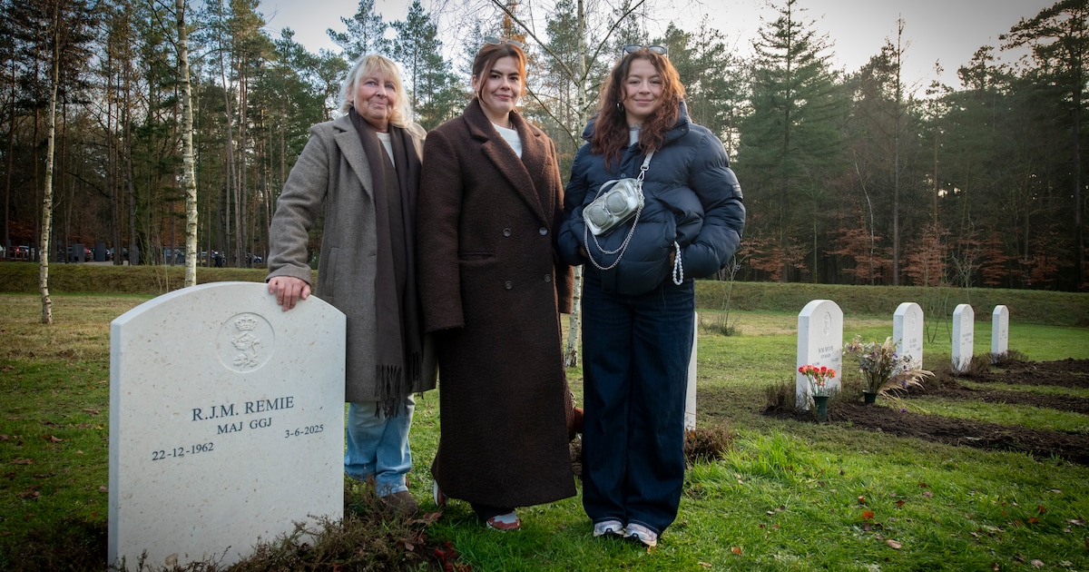 Veteraan Robert ligt nu bij zijn ‘matties’ in Loenen: ‘Kameraadschap stopt nooit, ook niet na de doo