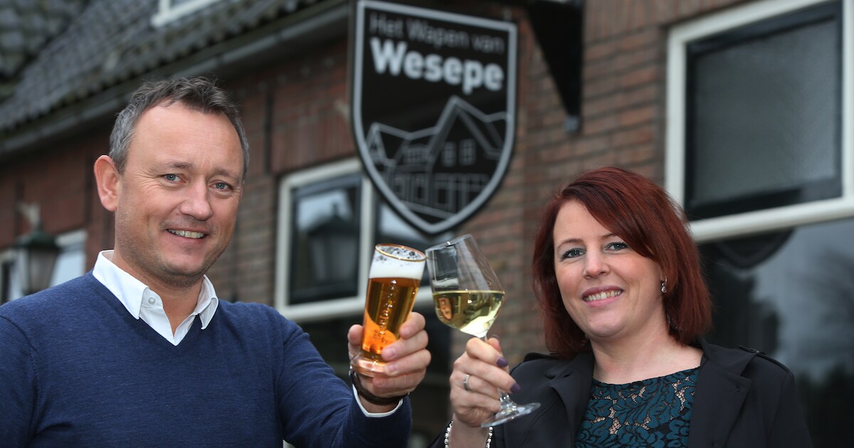 Wapen van Wesepe krijgt nieuwe tuindeuren en gaat fris in de verf: ‘Dit is geen weggegooid geld’