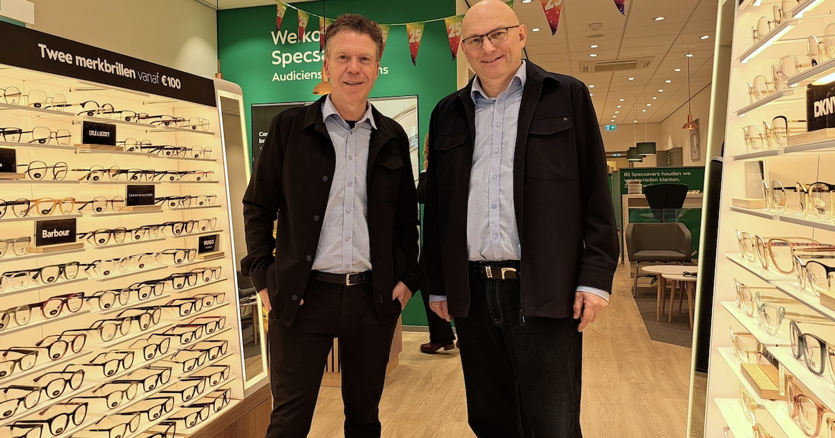 Specsavers in Almelo na verbouwing terug in oude pand: ‘Kunnen weer 25 jaar door’