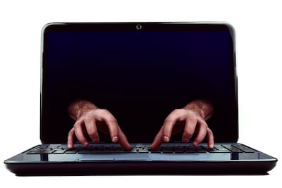 Moeder is ten einde raad: ex-man uit Goor blijft haar online lastigvallen