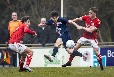 FC Winterswijk bedwingt rood aanlopend SVBO • Koploper Grol en nummer 2 VVG’25 verrassend onderuit i
