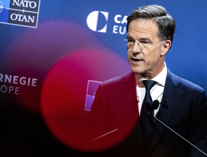 Navobaas Rutte slaat alarm over Rusland en China ‘We zijn niet klaar voor wat ons te wachten