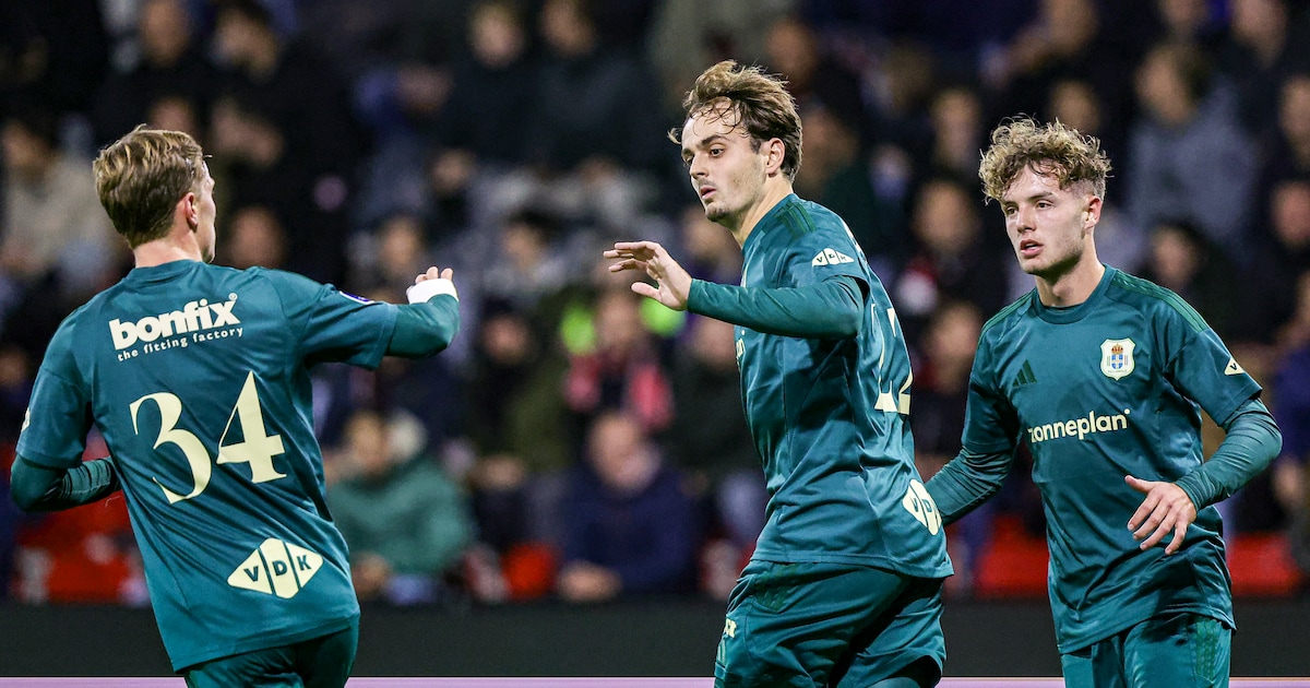 LIVE | PEC Zwolle wint ruim in Helmond, Sparta Nijkerk begint aan slotoffensief, duel HHC ligt stil