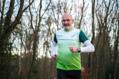 Hardloper Ruud Kok staat in eigen woonplaats voor mijlpaal: ‘Ik deed helemaal niks, nog niet eens bl