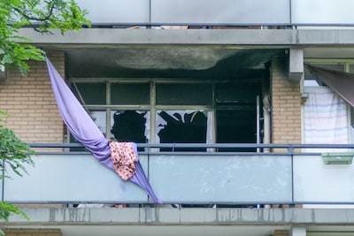 Flinke brand in flat in Enschede, 1 persoon naar ziekenhuis