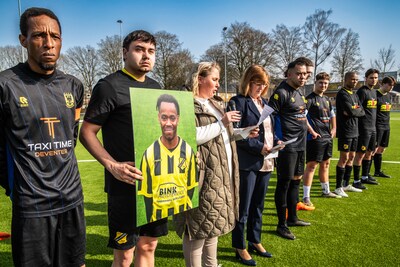 Shuremy (22) lijkt van aardbodem verdwenen, dan blijkt hij in coma in ziekenhuis te liggen: ‘Je schr