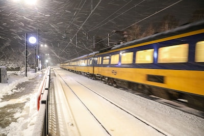 Wisselstoring bij Groningen zet streep door treinverkeer naar noorden