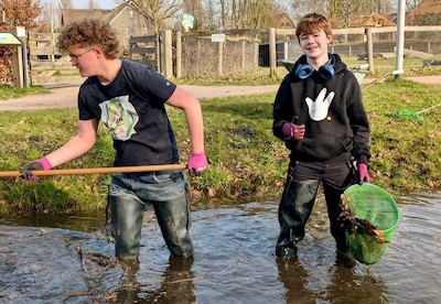 Leerlingen van JenaXL zetten zich in voor Zwolle tijdens de maatschappelijke stagedag