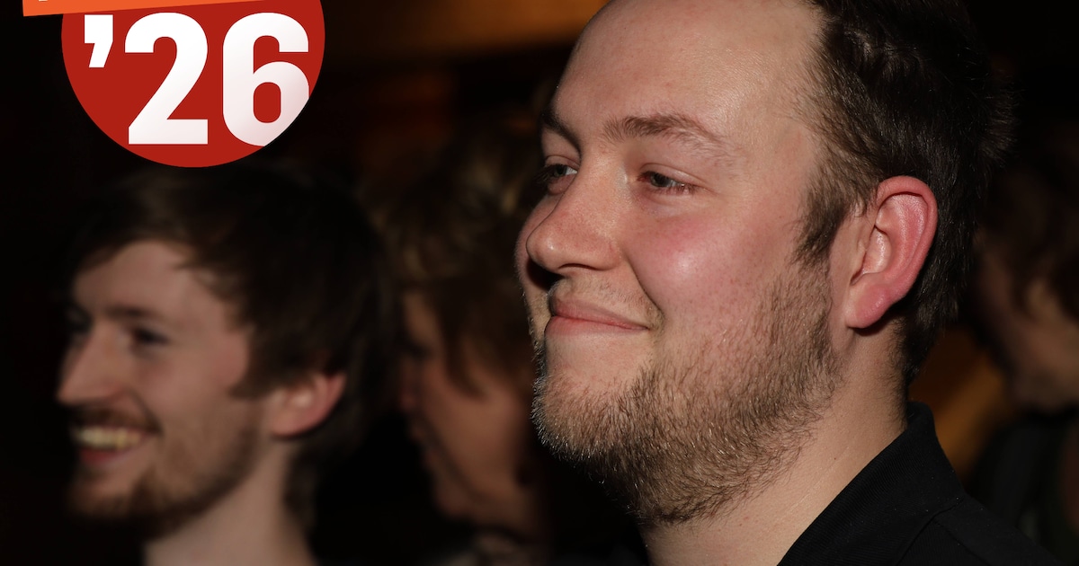 Bas (25) debuteert als kritische jongere in de Ommer politiek, nu moet ...