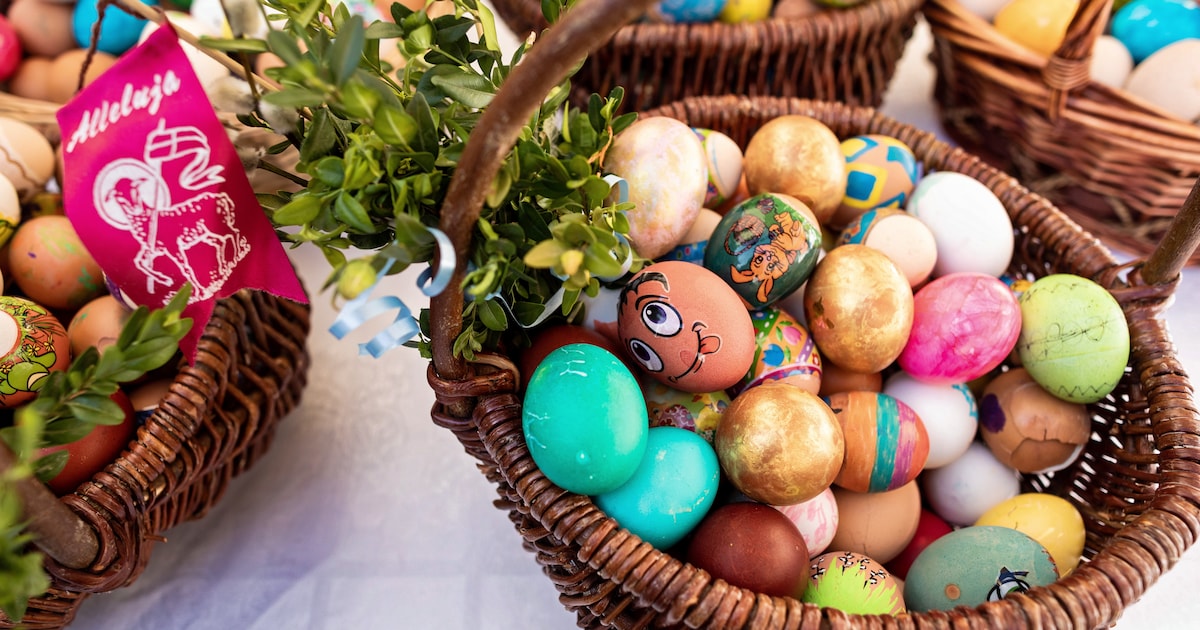 Zoektocht naar gouden paaseieren in het Oude Dorp van Urk