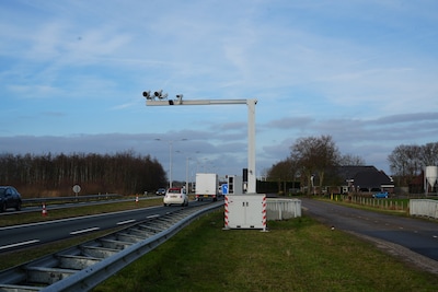 Er staat nu een focusflitser tussen Zwolle en Heino (en de boete voor appende bestuurders is verhoog