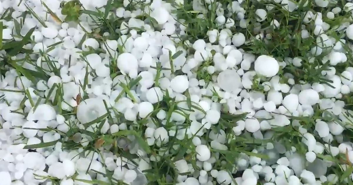 Mix van regen, sneeuw, hagel en onweer in Deventer in de nacht