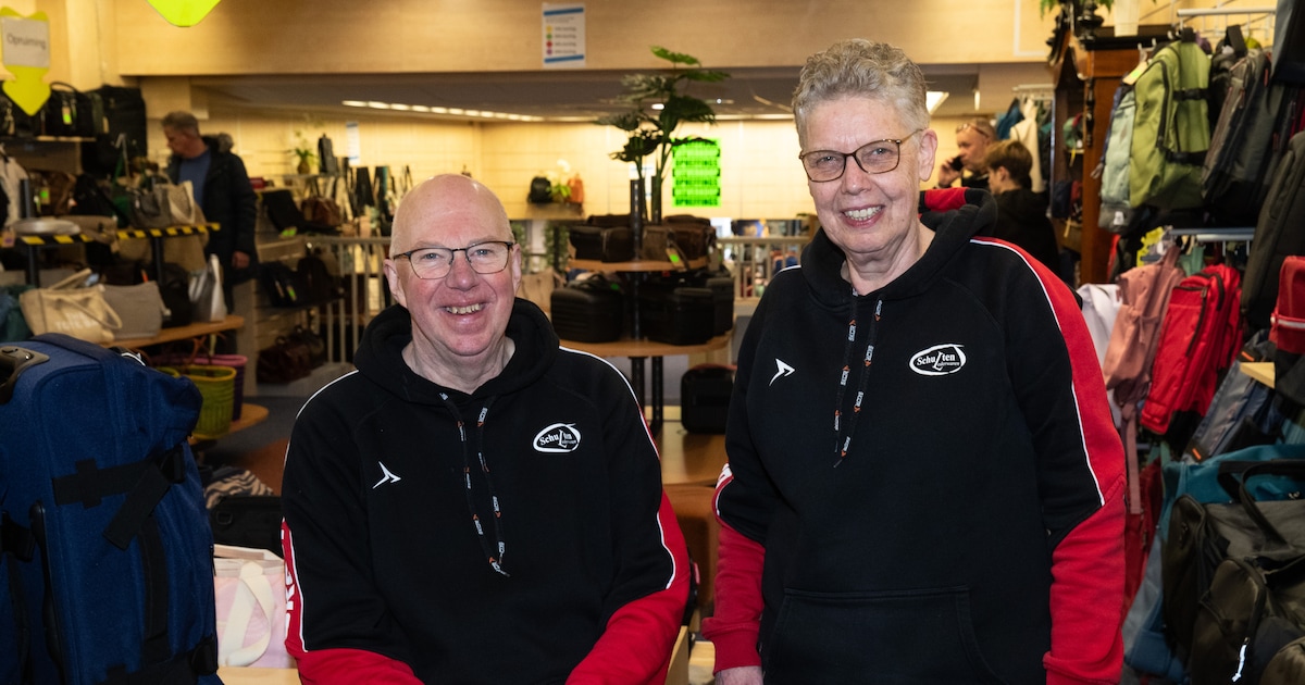 Na bijna zestig jaar tussen leer en loten stoppen Jan en Thea met hun winkel: ‘Ik ga het praten met 