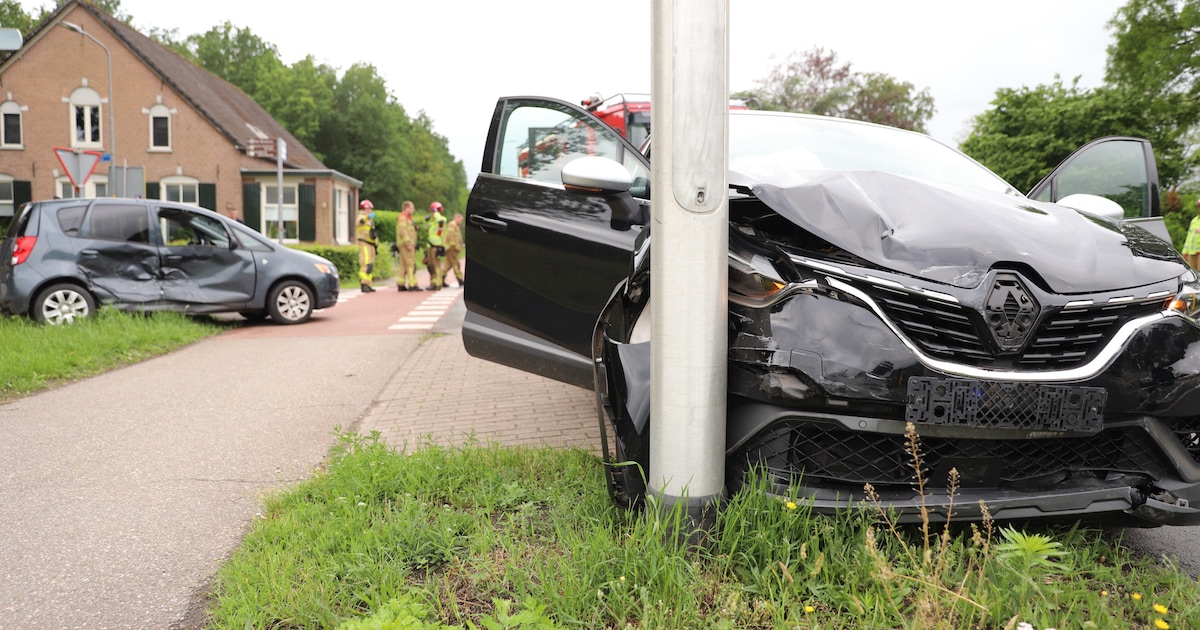 Gewonden en forse schade bij ongeluk in Klarenbeek