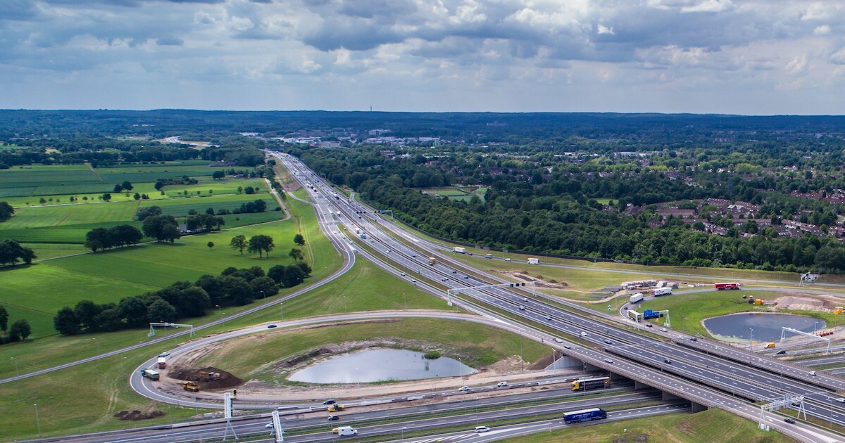 Rijstroken A1 in beide richtingen verlegd en versmald tussen knooppunt ...