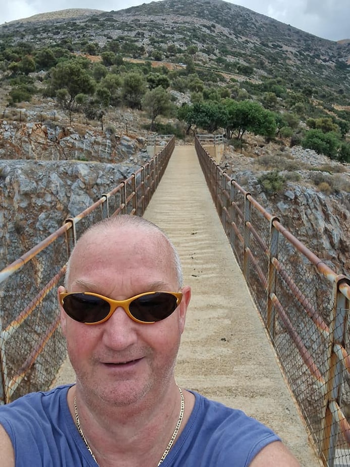 Nederlanders vast op Kreta door noodweer: ‘Was zelfs te gevaarlijk om ...