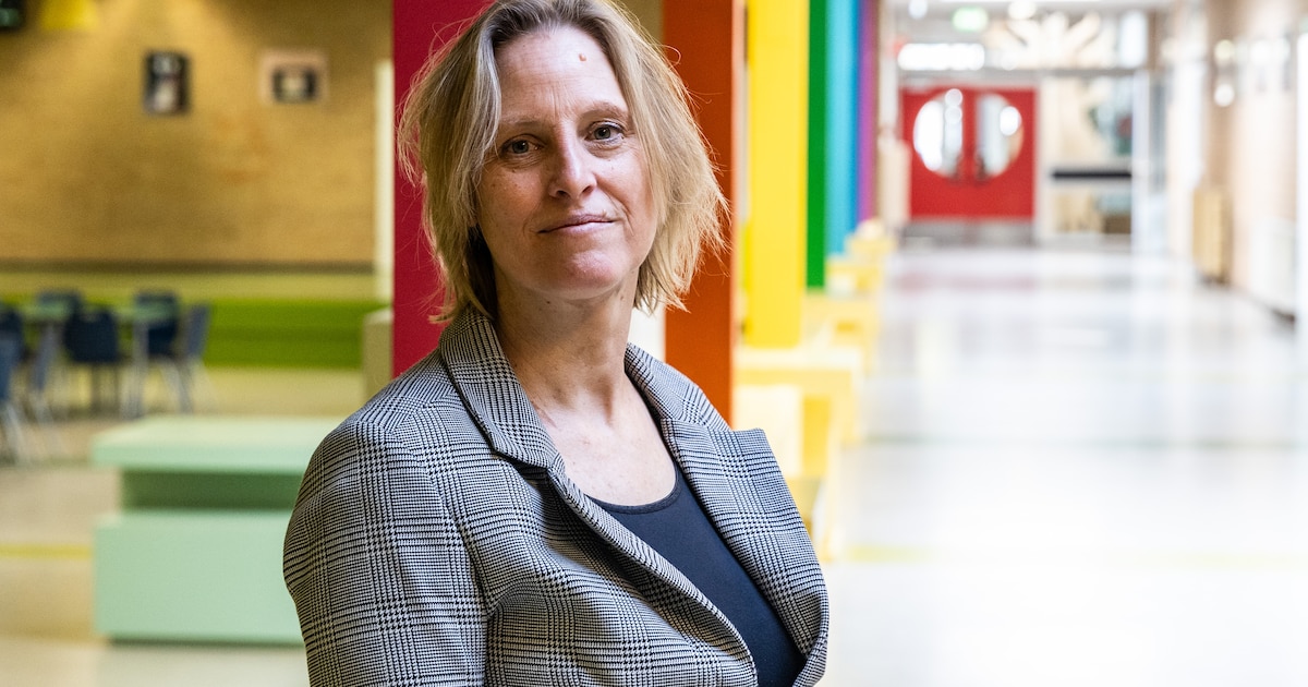 Bestuurder Esther blijft rustig na weer schooldreiging: ‘Boos? Nee. Wel enorme verantwoordelijkheid’