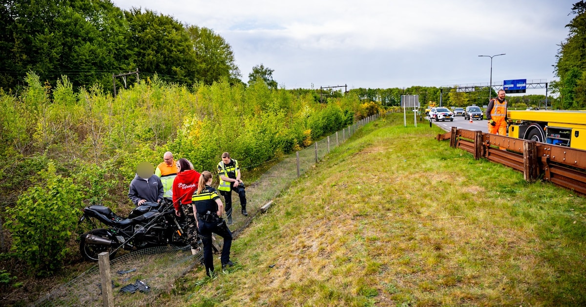 Motorrijder gewond na val in bocht op de N348 in Ellecom