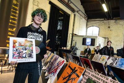 Rosanne maakt winnende platenhoes voor jubilerend muzieklabel Excelsior: ‘Heel cool’