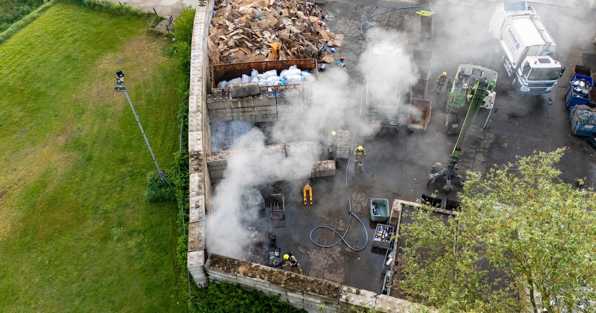 Buitenbrand bij bedrijf aan Oostzeestraat in Zutphen