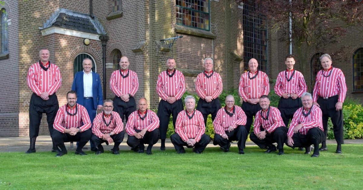 Urker Mans Formatie geeft zomerconcert in Ommen