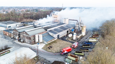 Veel rook bij brand in gieterij Klazienaveen