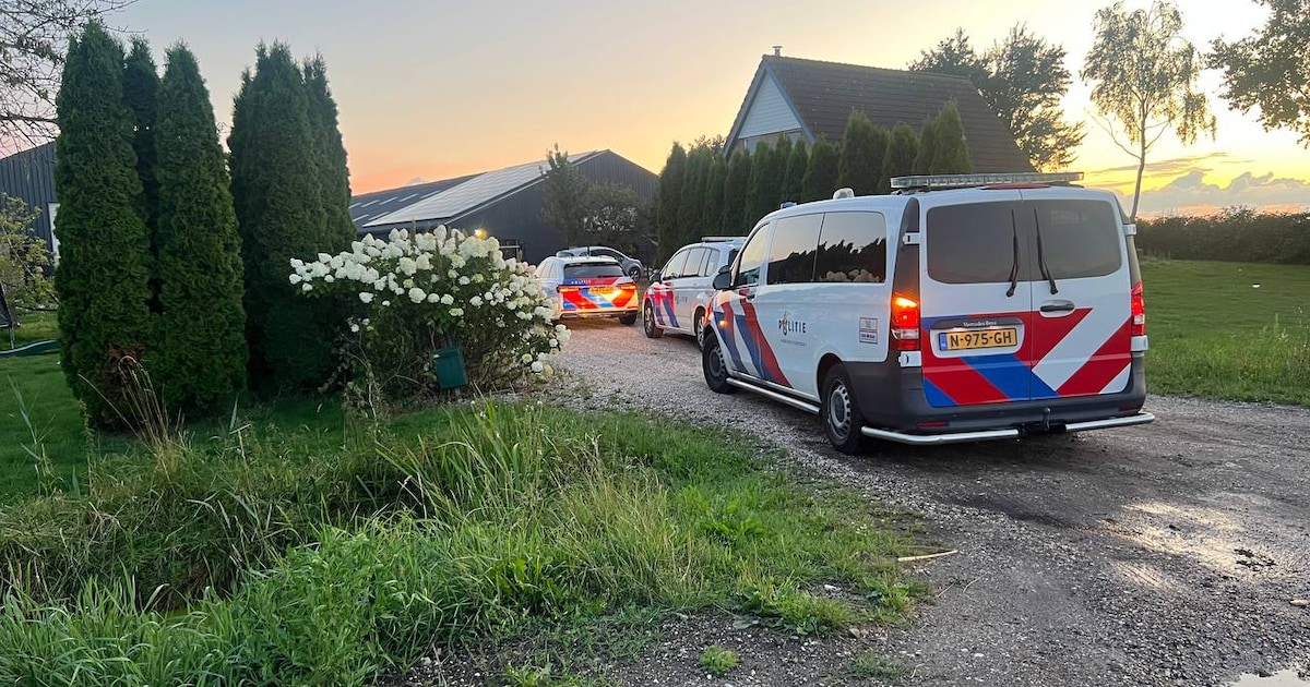 Helikopter boven Kampen, agenten in kogelwerende vesten op twee locaties tijdens grote politieactie