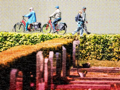 LUISTER | Het is aardedonker als Esther over de begraafplaats loopt: alleen in de nacht kan ze bij haar zoon zijn