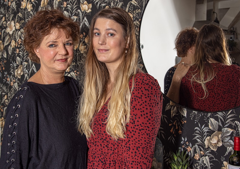 Luca de Gooijer en haar moeder Gerda van Sleen.