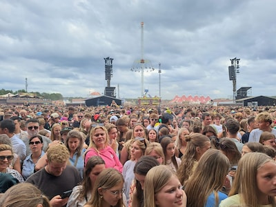 LIVE Zwarte Cross 2026 | Bankzitters trekt mega publiek • Fysio gebruikt bier in plaats van olie • T